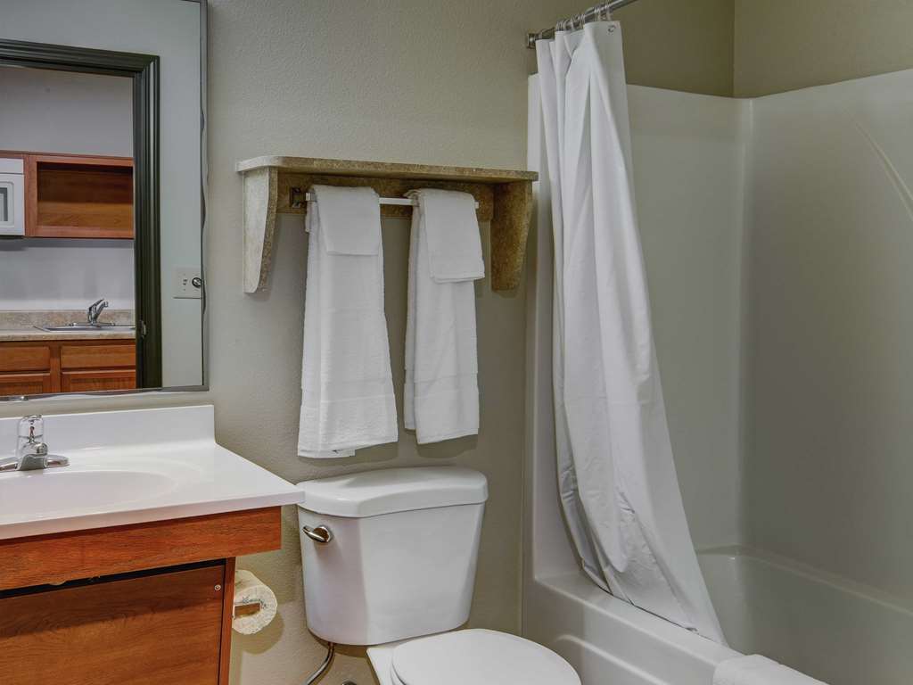 Woodspring Suites Lincoln Northeast I-80 Room photo