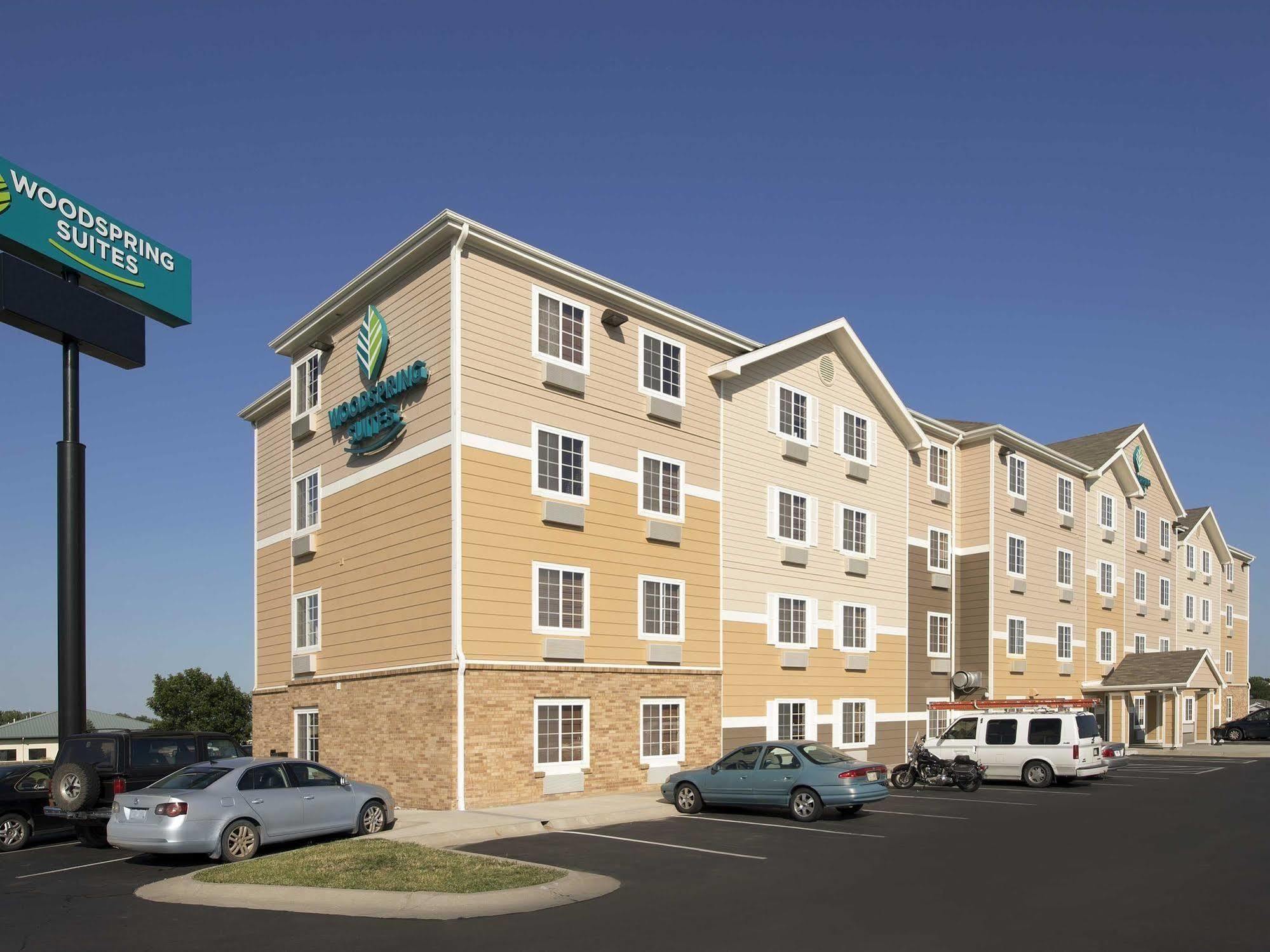 Woodspring Suites Lincoln Northeast I-80 Exterior photo